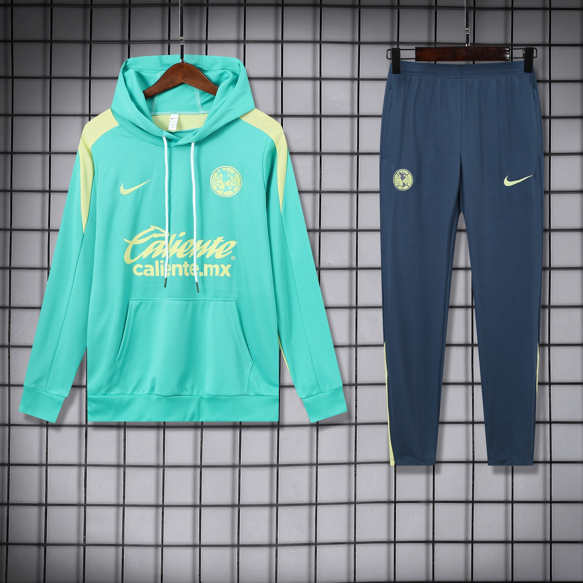 Nike América Caliente Football Hoodie Set