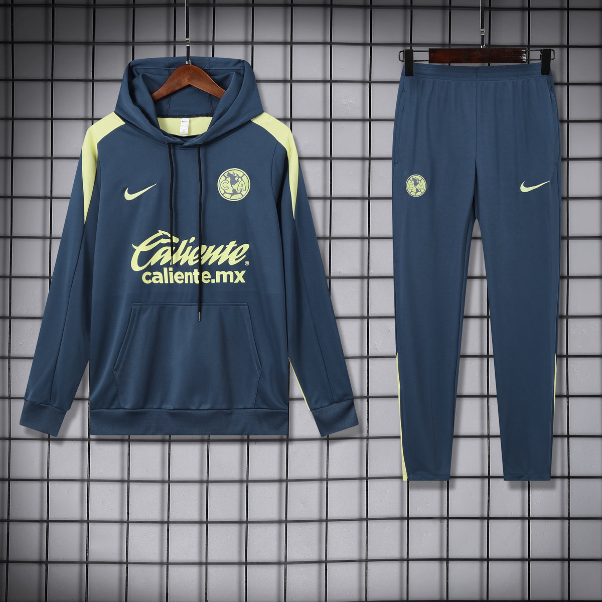 Nike América Caliente Football Hoodie Set