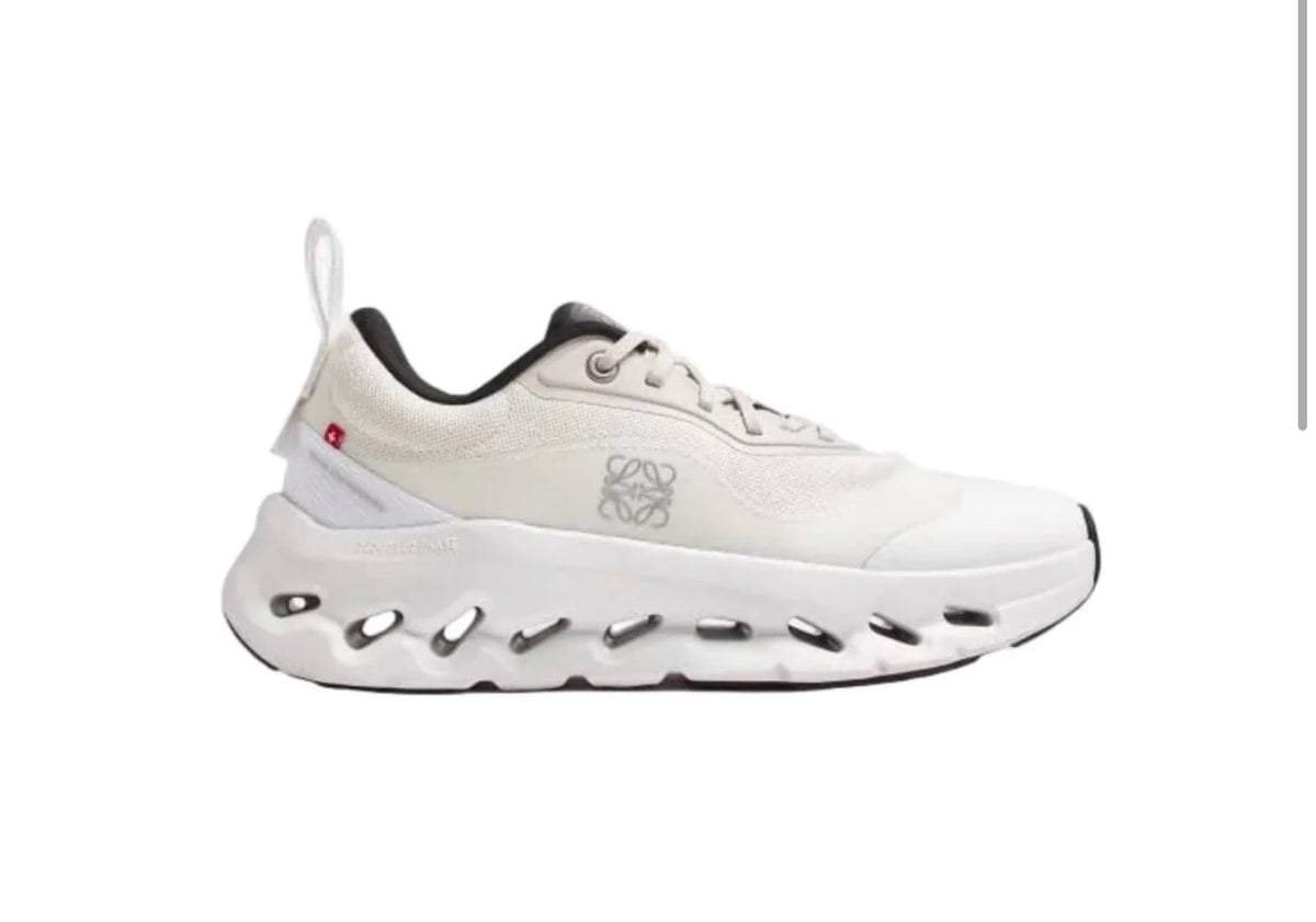 LOEWE x On Cloudtilt 2 ‘Sand white’
